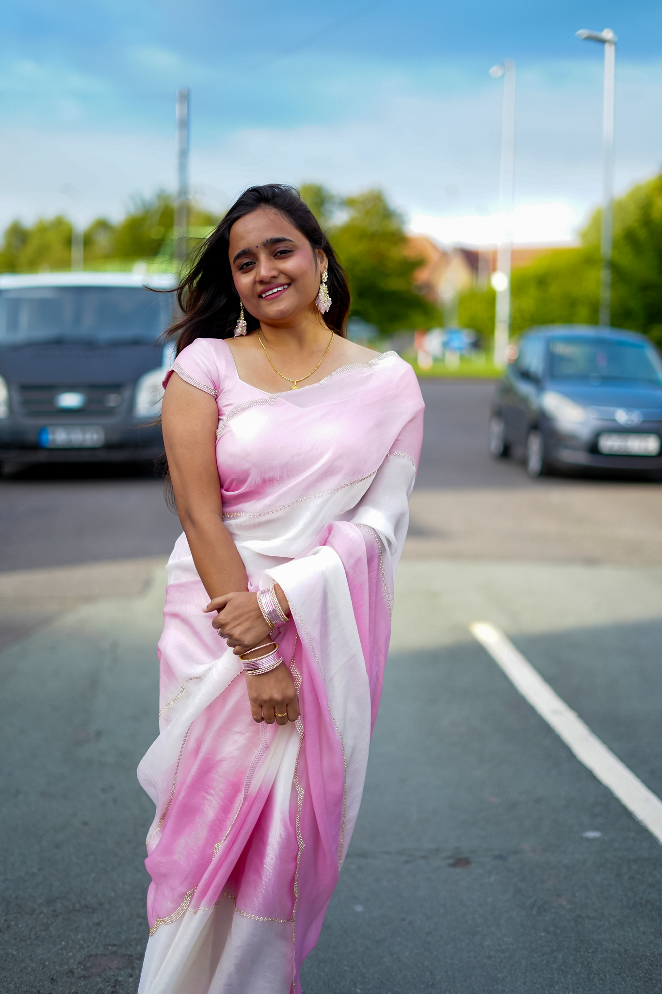 A Graceful Pink & White Space Silk Saree💕🤍  with Stone work Detailing