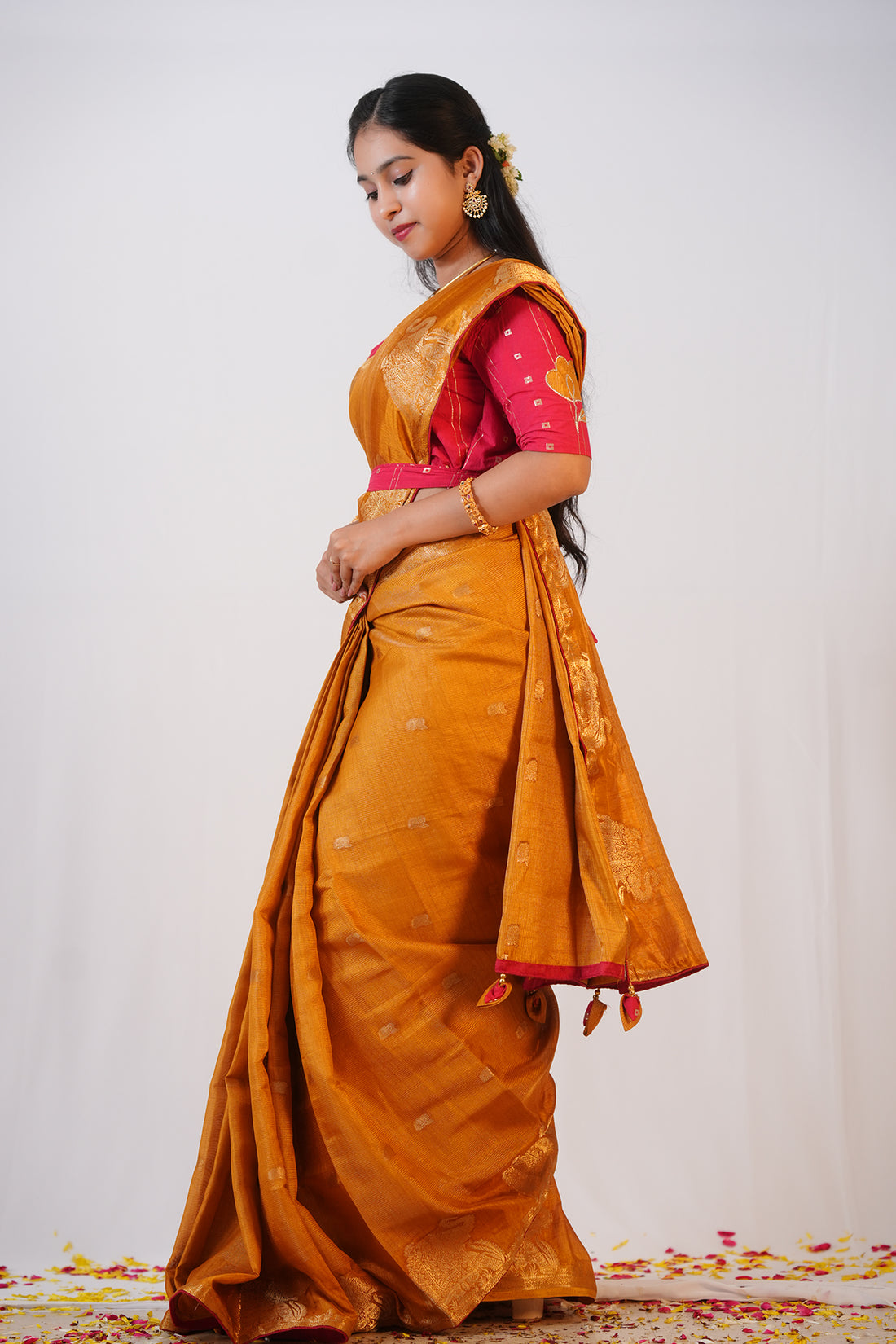 Gold Banarasi Traditional Saree(STITCHED BlOUSE)