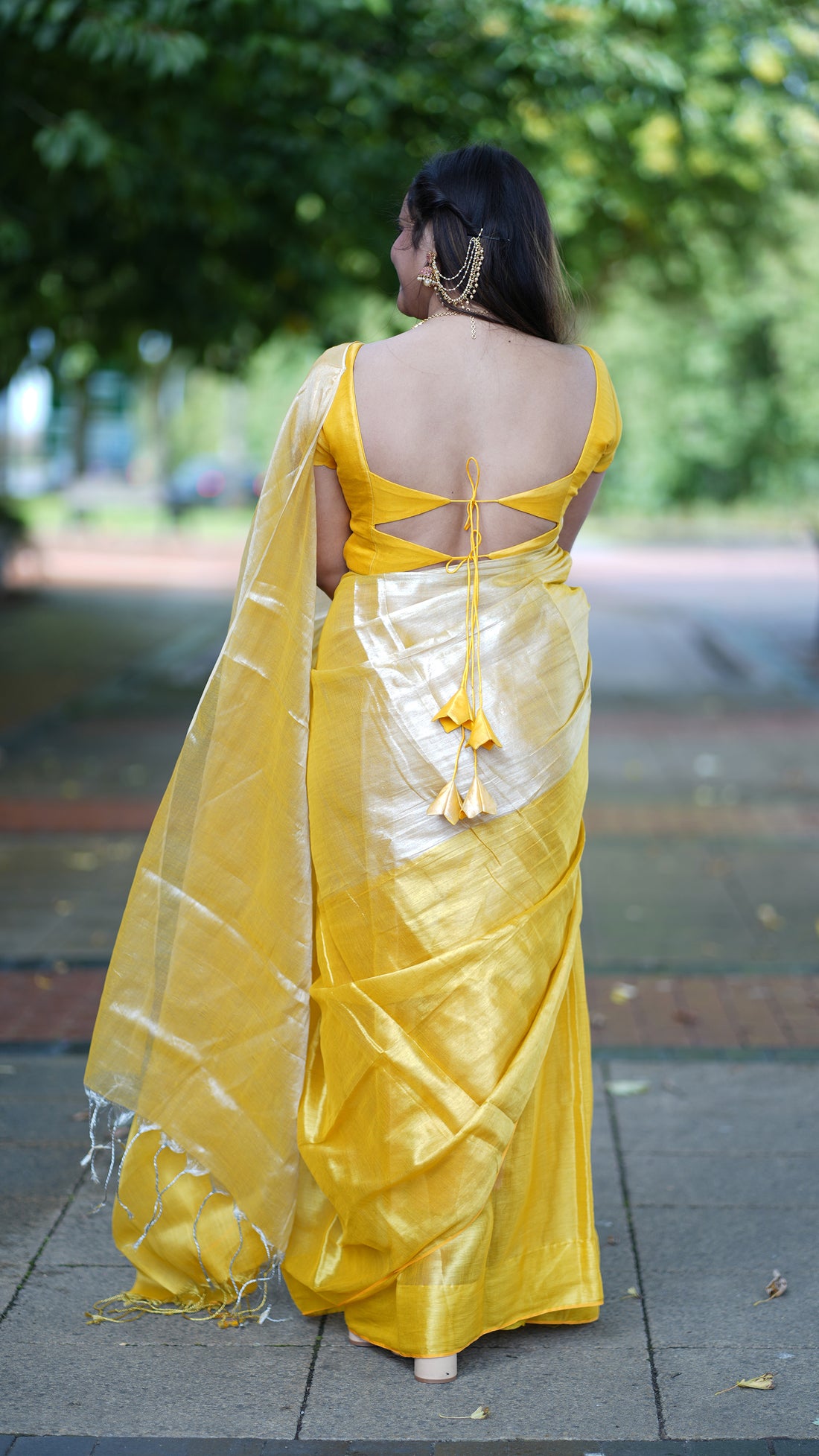 Radiant Yellow Handloom Tissue Cotton Saree with Shimmering Golden Zari Finish