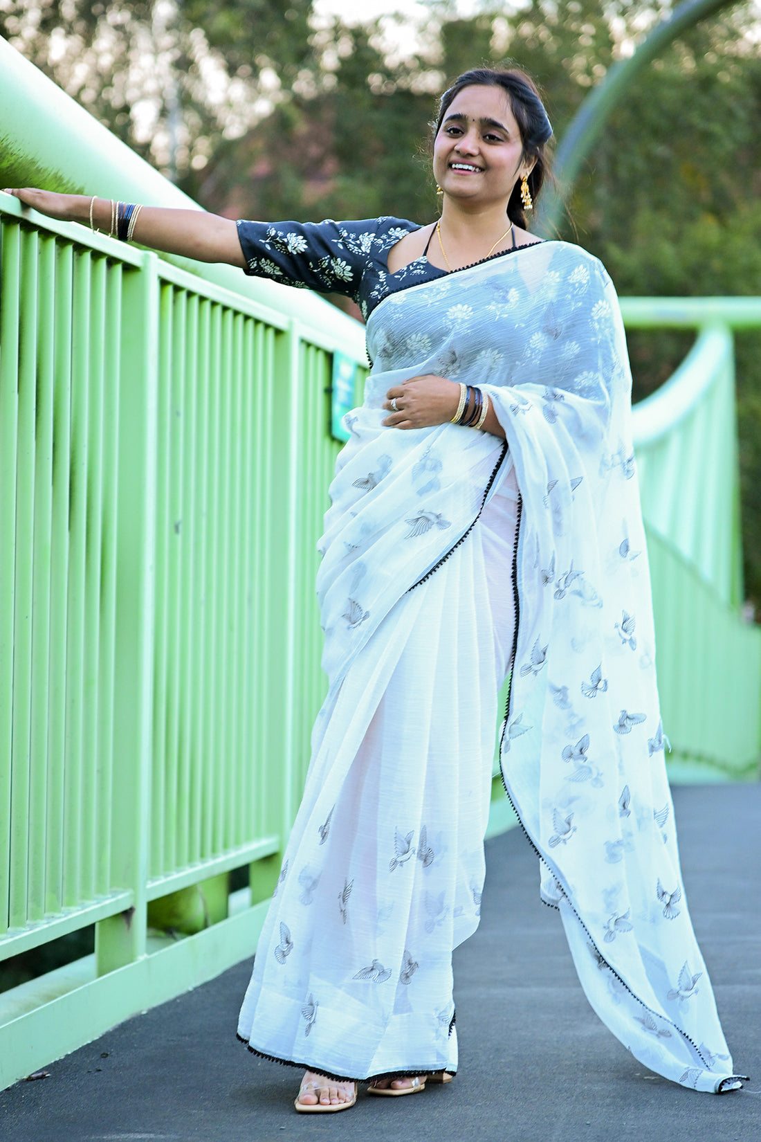 Charming White Saree with Black Bird Motifs🕊️